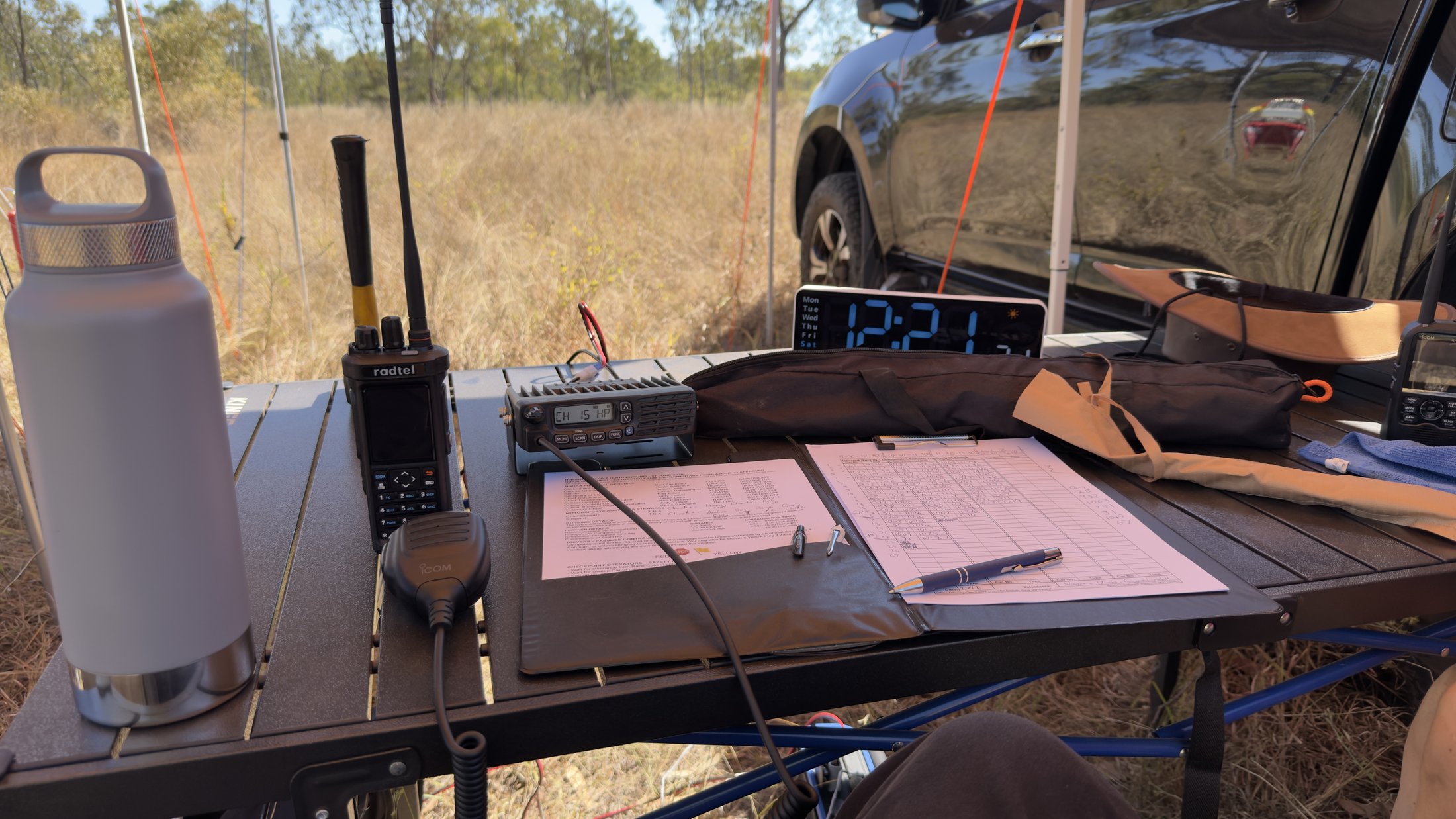 Checkpoint radio table with UHF CB radio and clock